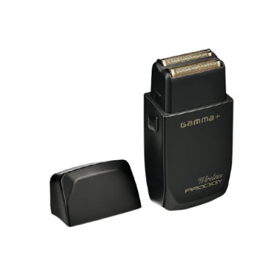 Máquina de barbear preta GAMMA+ com tampa removível sobre fundo branco