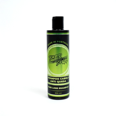 Frasco de champô anti queda Bloker Skull 300 ml sobre fundo branco