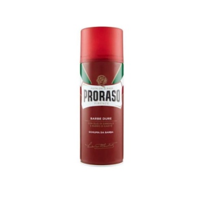 Lata vermelha de espuma de barbear Proraso com rótulo branco e verde