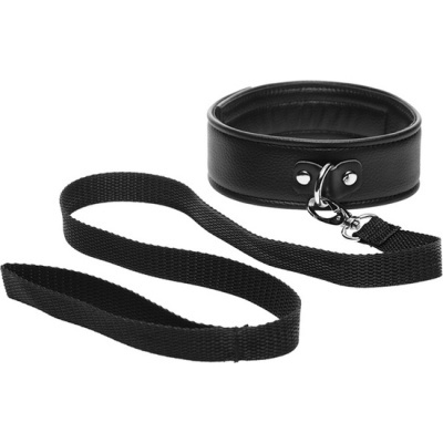 Coleira preta com correia de tecido preto e fecho metálico prateado