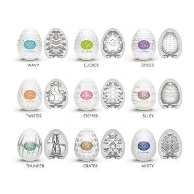 Ovos EGG com várias texturas interiores e etiquetas coloridas diferentes