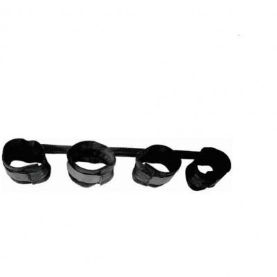 Quatro braçadeiras pretas unidas por uma tira preta.