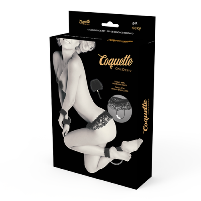 Embalagem preta de conjunto bondage em renda preta Coquette Chic Desire com modelo e texto