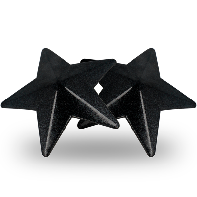 Par de brincos pretos em forma de estrela com acabamento opaco