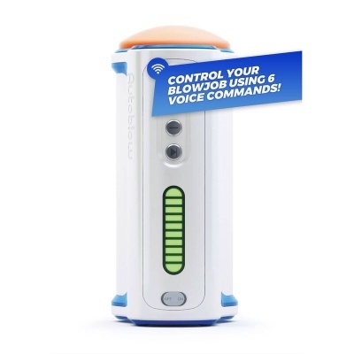 Dispositivo branco e azul com interface de comando de voz e parte superior em tom de pele