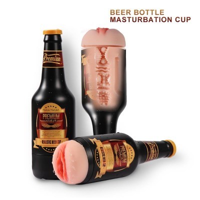 Três produtos 'BEER BOTTLE MASTURBATION CUP' com aparência de garrafa de cerveja preta e interior rosado texturizado.