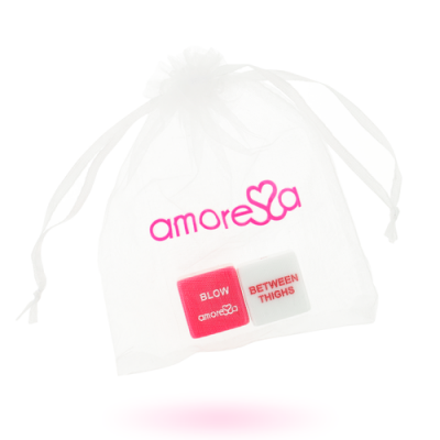 Dado rosa e branco dentro de saco branco translúcido com o logo amoreSa