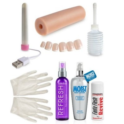 Produtos para cuidados pessoais com unhas postiças, luvas, spray, loção corporal e aplicador USB.