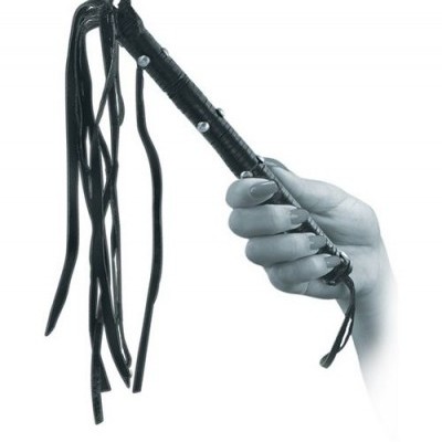 Chicote preto de couro com várias tiras finas