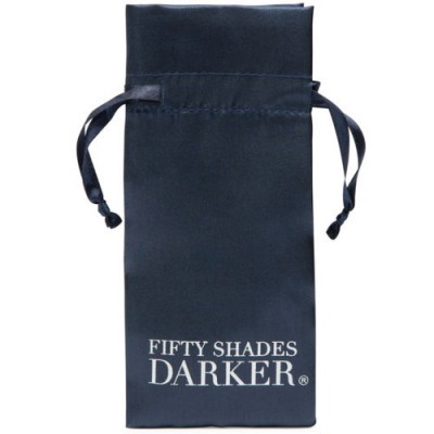 Saco azul escuro com texto Fifty Shades Darker