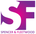Logótipo SF Spencer & Fleetwood em roxo e rosa sobre fundo branco
