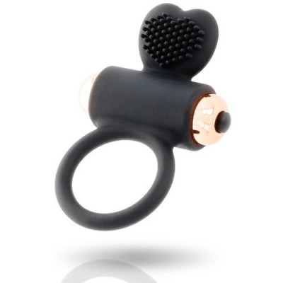 anel preto em silicone com terminal em forma de coração texturizado