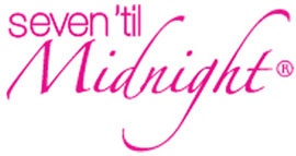 Logótipo marca seven 'til Midnight em cor-de-rosa