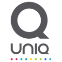 Logótipo UNIQ com letra Q cinzenta grande e cinco quadrados coloridos pequenos em linha