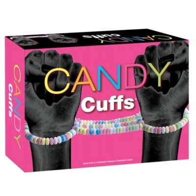 Caixa rosa com imagem de mãos presas por algemas feitas de doces coloridos e texto 'CANDY Cuffs'