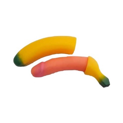 Brinquedos sensoriais em forma de banana com cores amarelo, verde e rosado