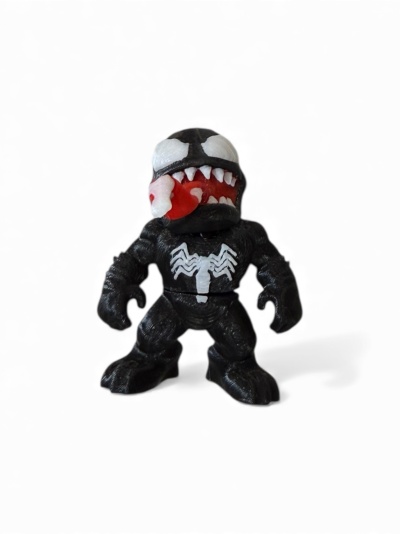 Figura de ação Venom preto com detalhes em branco e vermelho