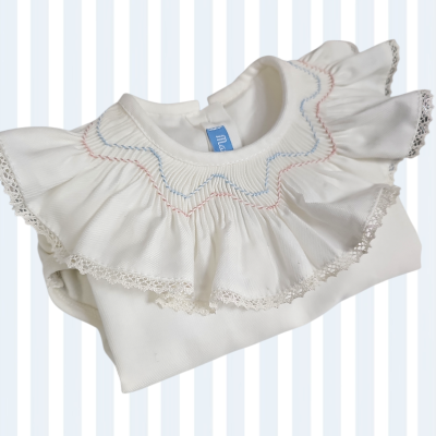 Body branco para bebé com gola ampla e bordados coloridos