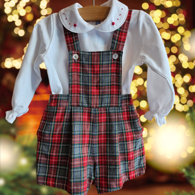 Conjunto infantil com body branco e jardineira xadrez vermelha e cinza