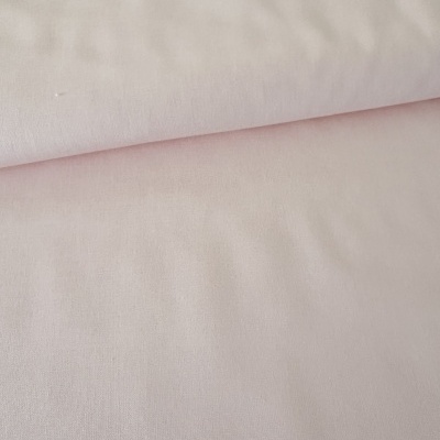 Tecido rosa claro com textura fina e superfície lisa