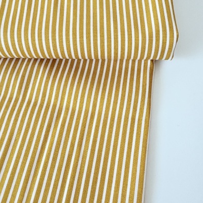 Tecido enrolado com riscas finas amarelo mostarda e brancas