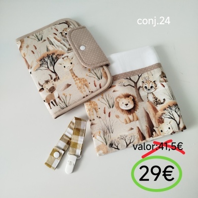 Conjunto de porta-fraldas e fralda com padrão de animais e prendedor quadriculado