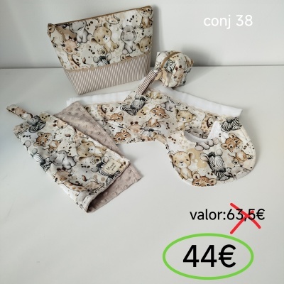 Conjunto de tecido para bebé com padrão de animais em tons neutros com bolsa, babete e faixa, texto conj 38 e preços.