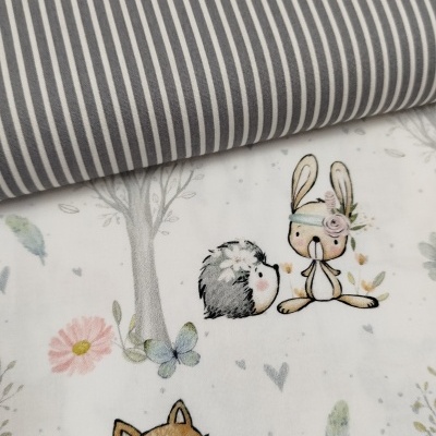 Tecido com padrão infantil de animais e tecido listrado cinza e branco