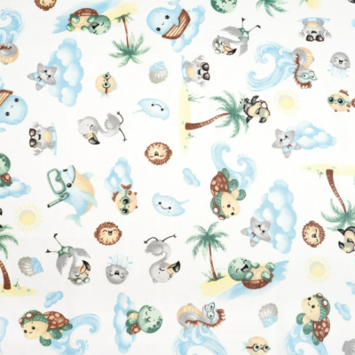 Tecido branco com padrão de animais marinhos e tropicais desenhados em estilo cartoon