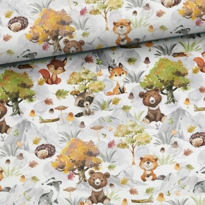 Tecido infantil estampado com animais e elementos da floresta em tons suaves