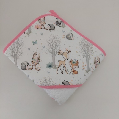 Toalha de bebé com capuz estampa de animais e borda rosa
