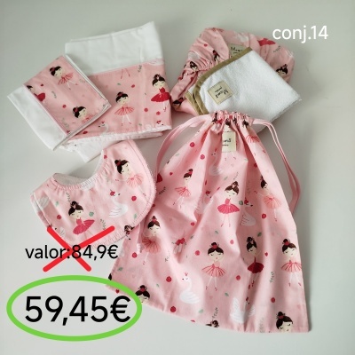 Conjunto rosa para bebé com padrão de bailarinas e cisnes e etiqueta Mamã pintadinha