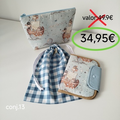 Conjunto de bolsa, saco e carteira com padrão de navios e polvos, e saco xadrez azul e branco