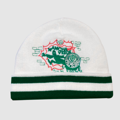 Gorro branco com riscas verdes e bordado do Palmeiras