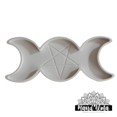 Tabuleiro branco tripartido com estrela central e curvas nas extremidades