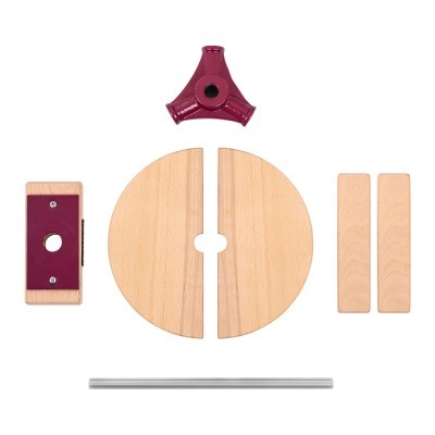 Peças desmontadas de madeira, metal e plástico vinho para montagem.