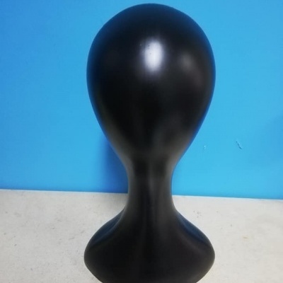 Mannequin head preto em fundo azul