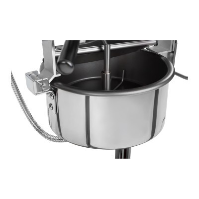 Taça redonda de metal inox com revestimento preto em equipamento