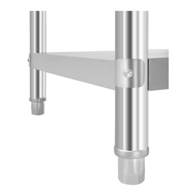 Pernas metálicas prateadas com base plástica cinzenta