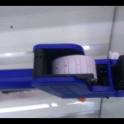 Aplicador manual para etiquetas azul com rolo branco