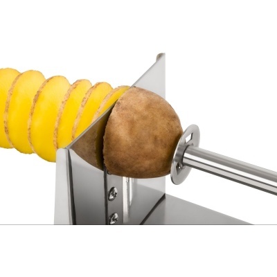 Cortador inox batatas em espiral com batata amarela e batata inteira