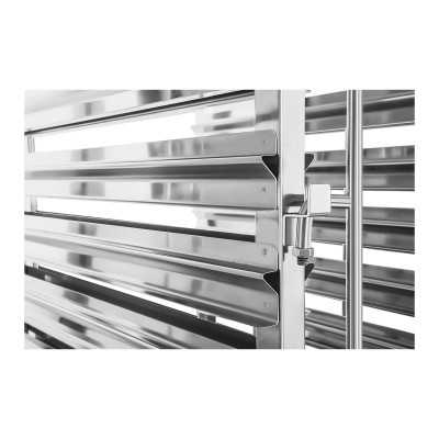 Grade metálica de aço inox com fixação