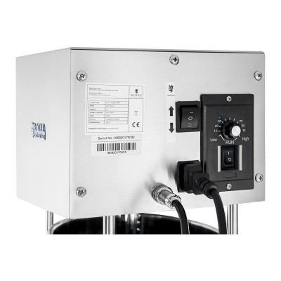 Máquina de metal inoxidável com controles e etiqueta de número de série