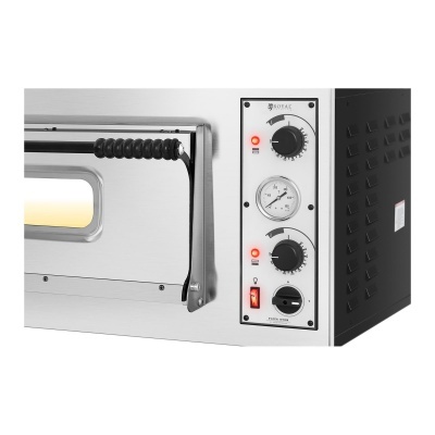 Forno profissional metálico cinza com painel de controlo com botões e mostrador analógico