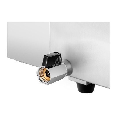 Válvula metálica cromada com manípulo preto instalada num aparelho