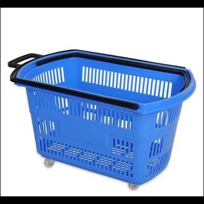 Cesto de plástico azul com alças pretas e rodas