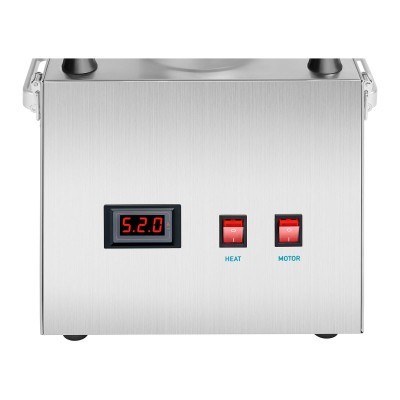 Aparelho elétrico em aço inoxidável com visor digital e dois interruptores vermelhos.