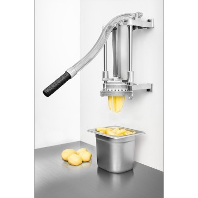 Prensa manual de batatas em aço inoxidável com cabo preto na bancada