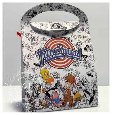 Embalagem Tune Squad com personagens Looney Tunes e padrão preto e branco
