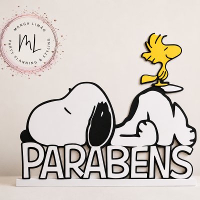 Decoração de Snoopy com palavra PARABENS em madeira ou acrílico